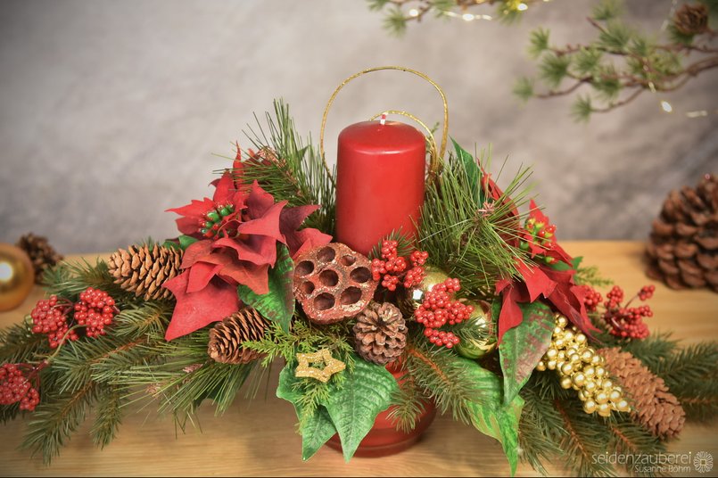 Weihnachts-Stern Tischgesteck rot, rote Kerze, Deko rot-gold (Artikelnr. 94121), Höhe: 25cm, Breite: 60cm